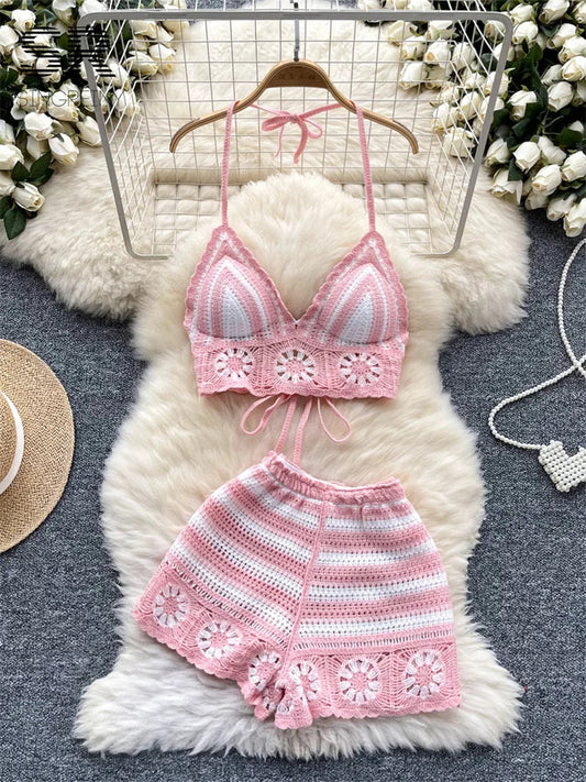 Chic Beach Knit Outfit