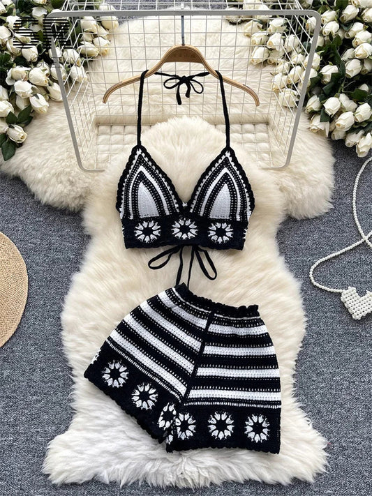 Chic Beach Knit Outfit